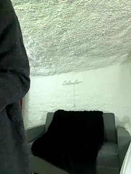 selenaluvv online show from January 7, 4:01 pm