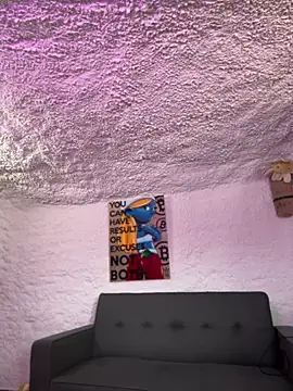 selenaluvv online show from February 7, 4:04 pm