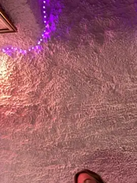 selenaluvv online show from March 29, 2:41 pm