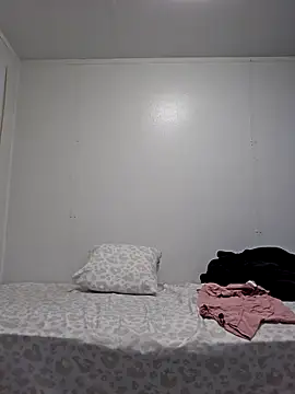 Edw95S online show from May 2, 1:11 am