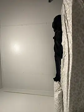 Edw95S online show from February 21, 7:54 am