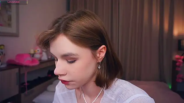 OronaNengl online show from March 14, 7:23 pm