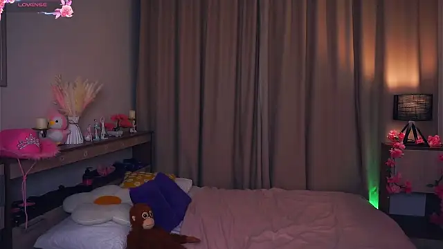 OronaNengl online show from March 15, 7:16 pm