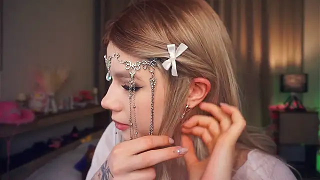 OronaNengl online show from February 17, 7:44 pm