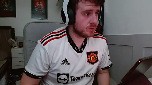 maxy49 online show from November 30, 1:23 pm