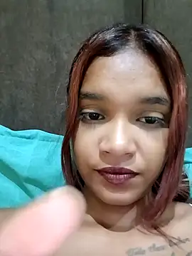Snapshot of Indianqueen03 chatting on January 24, 7:39 pm Indianqueen03 online show from January 24, 7:39 pm