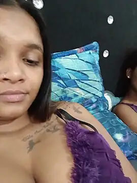 Snapshot of Indianqueen03 chatting on July 4, 5:28 pm Indianqueen03 online show from July 4, 5:28 pm