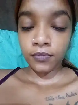 Snapshot of Indianqueen03 chatting on February 21, 6:37 pm Indianqueen03 online show from February 21, 6:37 pm