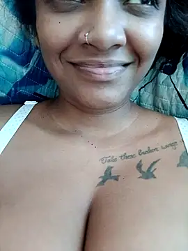 Indianqueen03 online show from January 15, 1:25 pm