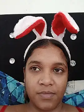 Snapshot of Indianqueen03 chatting on July 11, 12:27 pm Indianqueen03 online show from July 11, 12:27 pm