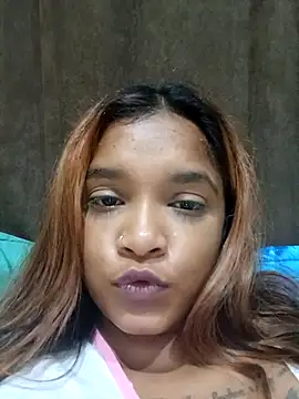 Snapshot of Indianqueen03 chatting on February 28, 8:39 pm Indianqueen03 online show from February 28, 8:39 pm