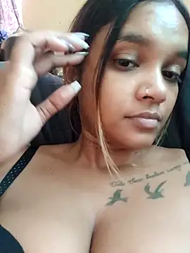 Indianqueen03 online show from December 17, 12:21 pm