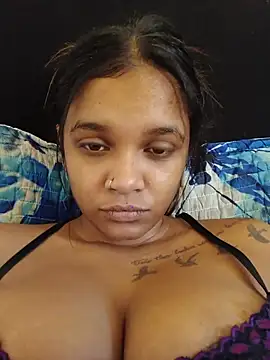 Snapshot of Indianqueen03 chatting on July 8, 10:27 am Indianqueen03 online show from July 8, 10:27 am