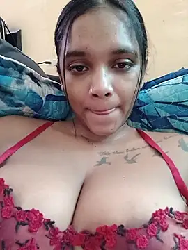 Snapshot of Indianqueen03 chatting on June 16, 10:15 am Indianqueen03 online show from June 16, 10:15 am