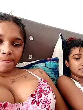 Snapshot of Indianqueen03 chatting on July 16, 8:55 am Indianqueen03 online show from July 16, 8:55 am