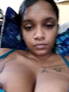 Indianqueen03 online show from March 4, 7:10 pm