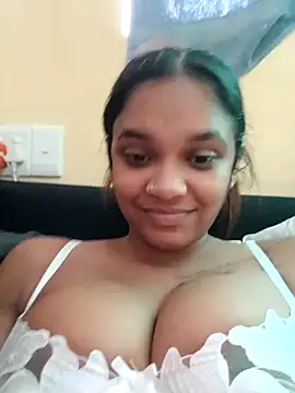 Snapshot of Indianqueen03 chatting on October 3, 9:22 am Indianqueen03 online show from October 3, 9:22 am