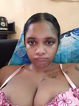 Snapshot of Indianqueen03 chatting on June 15, 2:17 pm Indianqueen03 online show from June 15, 2:17 pm