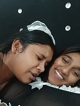 Snapshot of Indianqueen03 chatting on July 8, 10:32 pm Indianqueen03 online show from July 8, 10:32 pm