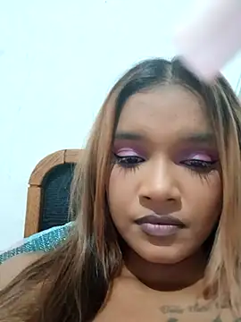 Snapshot of Indianqueen03 chatting on March 19, 6:23 pm Indianqueen03 online show from March 19, 6:23 pm