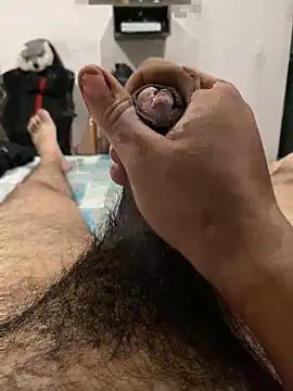 leocardenaz online show from April 2, 2:41 am