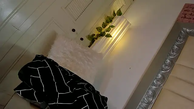 ChanellCastilla online show from December 18, 6:29 am