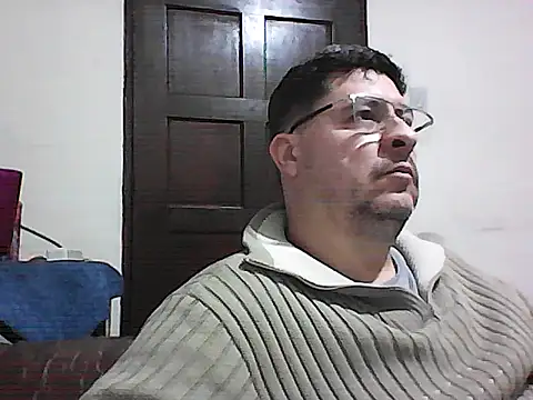 karatecobrakay2012 online show from July 6, 11:06 am