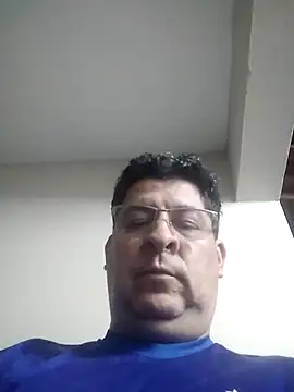 karatecobrakay2012 online show from August 3, 1:03 am