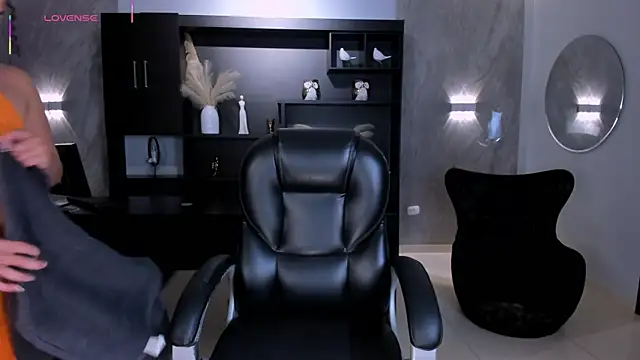 AlessaRomero online show from April 15, 8:31 pm