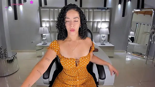 AlessaRomero online show from March 23, 7:47 pm