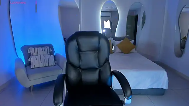 AlessaRomero online show from December 21, 5:36 pm