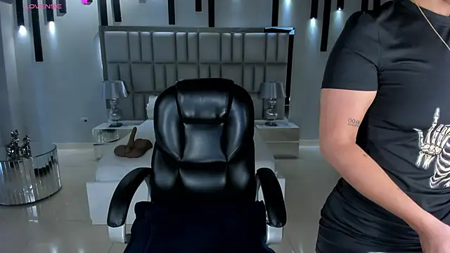 AlessaRomero online show from March 28, 8:10 pm