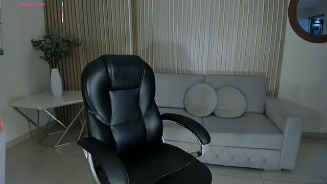 AlessaRomero online show from February 12, 7:46 pm