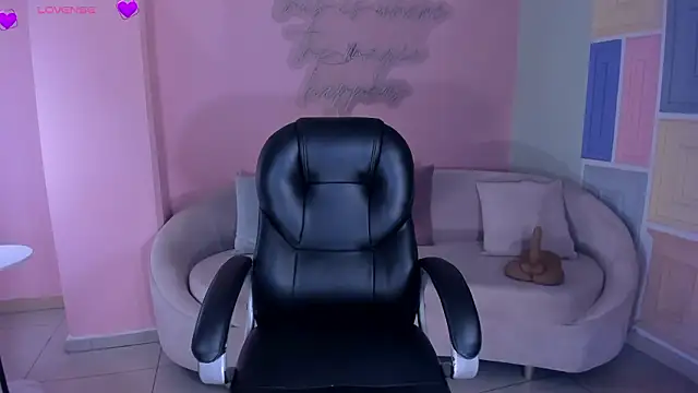 AlessaRomero online show from February 24, 7:04 pm