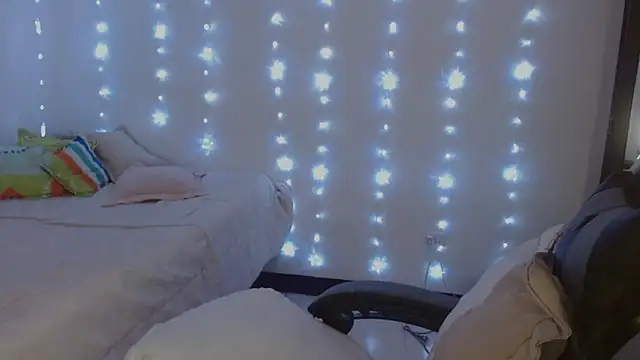 Snapshot of _diana_cute chatting on November 29, 9:04 pm diana cute online show from November 29, 9:04 pm