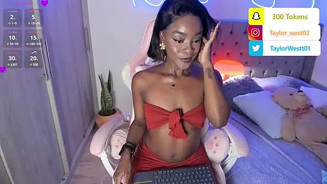 Snapshot of Miss_westt_ chatting on February 4, 5:21 am Miss westt  online show from February 4, 5:21 am