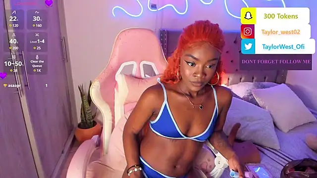 Snapshot of Miss_westt_ chatting on February 26, 7:02 am Miss westt  online show from February 26, 7:02 am