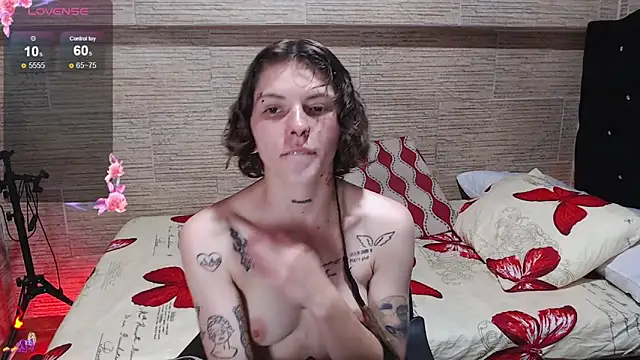 Snapshot of pretty_cristal69 chatting on November 19, 11:49 pm pretty cristal69 online show from November 19, 11:49 pm