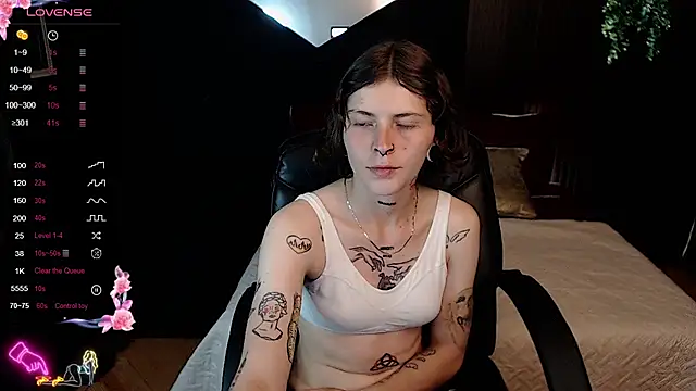 pretty cristal69 online show from April 9, 11:55 pm