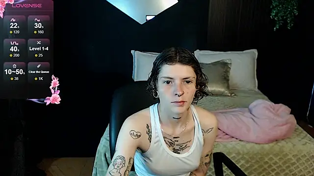 pretty cristal69 online show from February 5, 12:01 pm