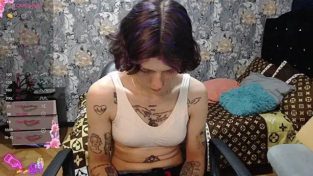 pretty cristal69 online show from April 19, 9:50 pm
