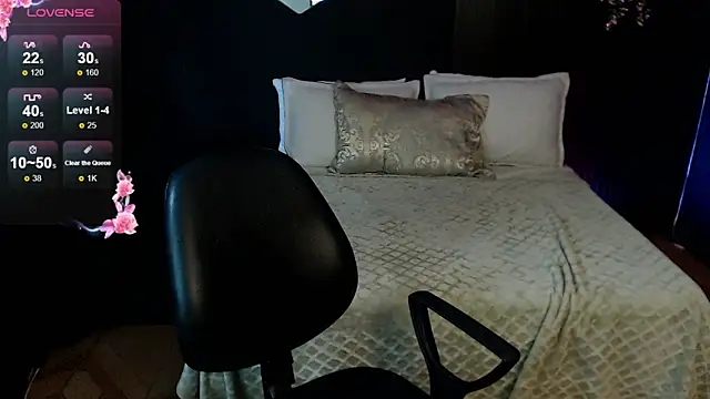 pretty cristal69 online show from February 7, 12:13 pm