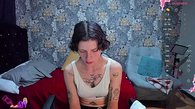 pretty cristal69 online show from July 14, 11:33 pm