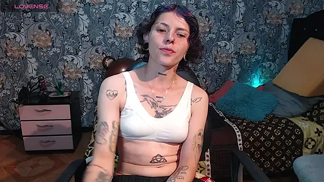 pretty cristal69 online show from April 14, 1:54 am