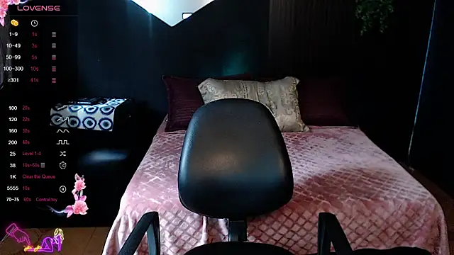 pretty cristal69 online show from March 10, 2:43 pm