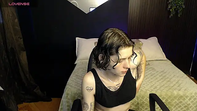 pretty cristal69 online show from February 19, 11:51 am