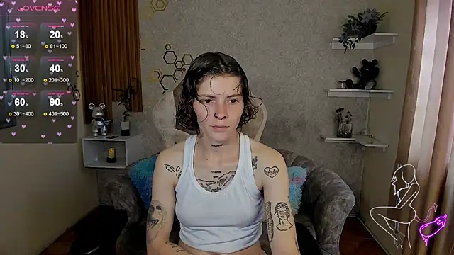 Snapshot of pretty_cristal69 chatting on November 23, 9:25 pm pretty cristal69 online show from November 23, 9:25 pm