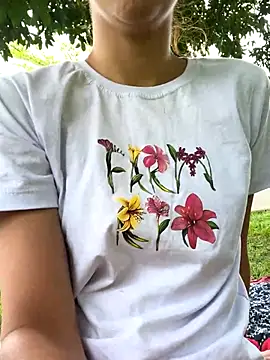 Snapshot of marianna1- chatting on November 27, 2:28 pm marianna1- online show from November 27, 2:28 pm