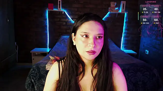 KityEstrover online show from November 4, 12:36 am