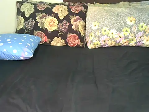 Bella cute01 online show from February 13, 9:59 pm